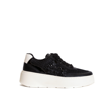 SNEAKERS TRAFORATA