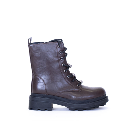 ANFIBIO CON DECORAZIONI METALLICHE SUI LACCI