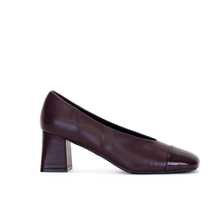 DECOLLETE CON PUNTA IN VERNICE